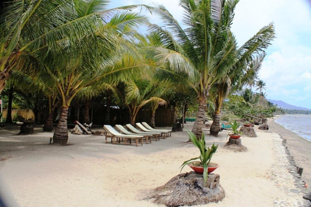 Cooper'S Beach Resort Lucbuan Esterno foto