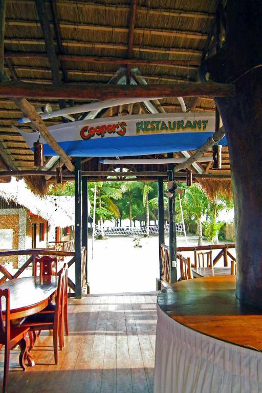 Cooper'S Beach Resort Lucbuan Esterno foto