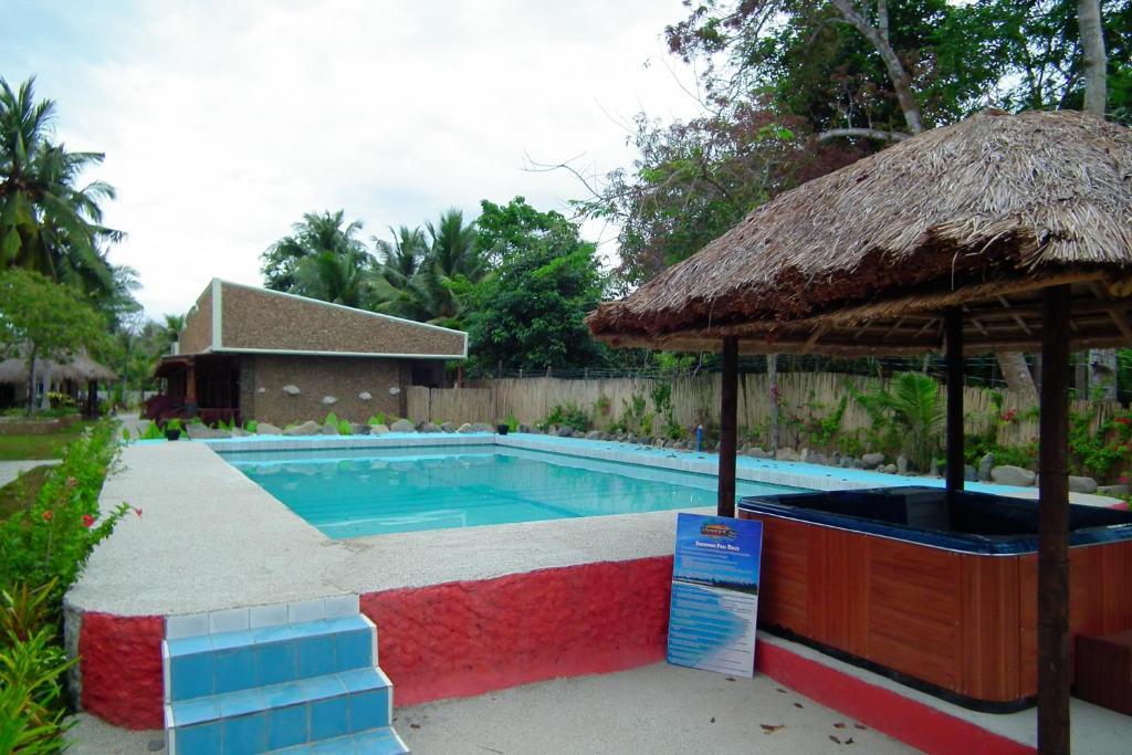 Cooper'S Beach Resort Lucbuan Esterno foto