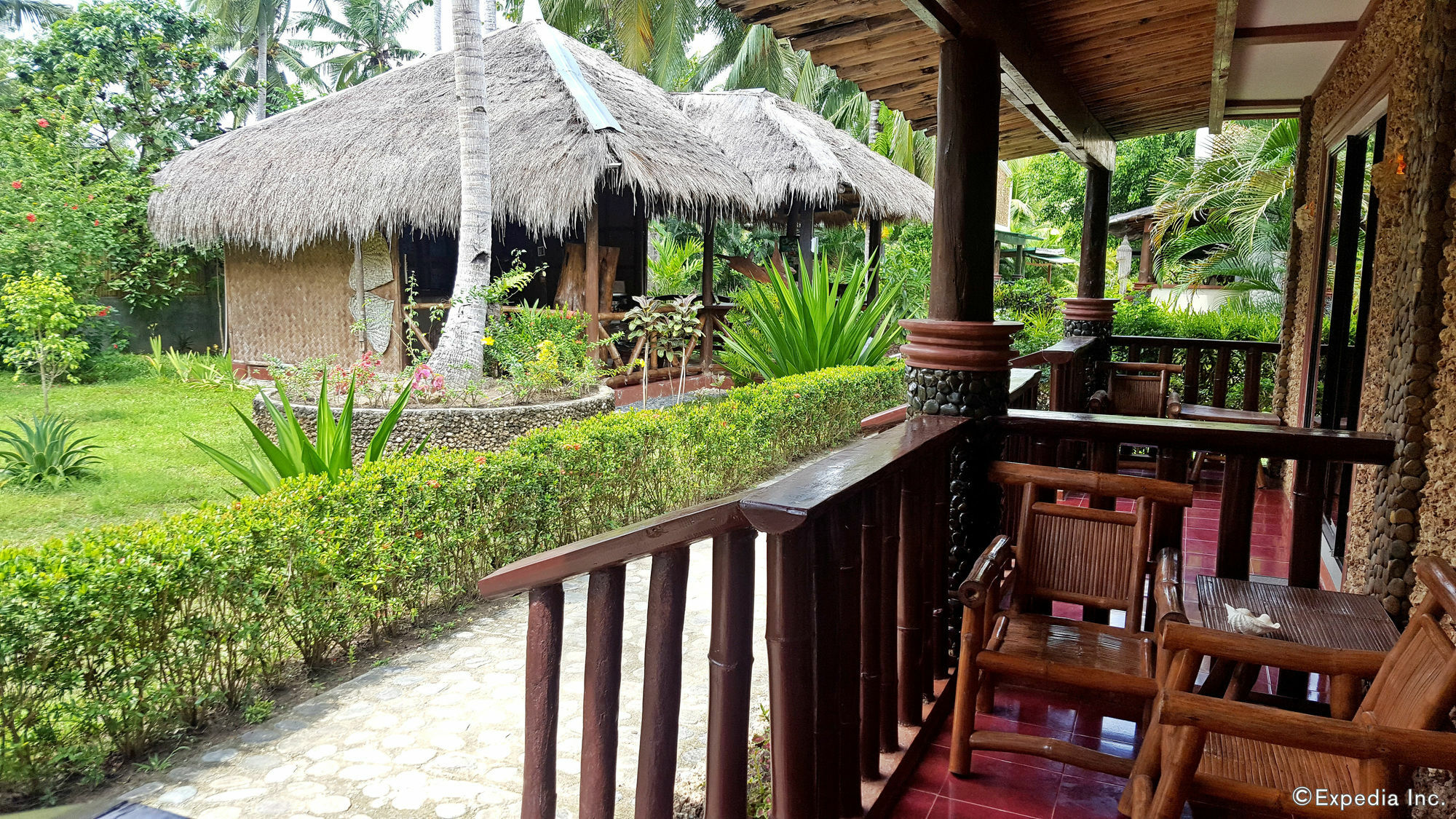 Cooper'S Beach Resort Lucbuan Esterno foto