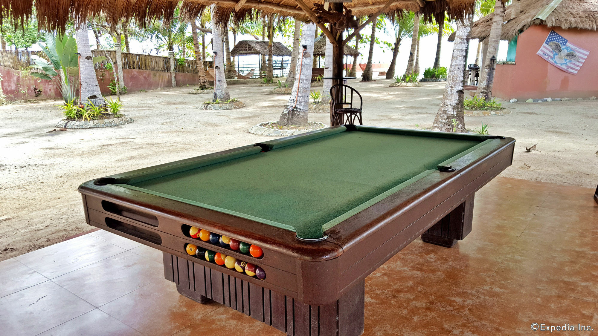 Cooper'S Beach Resort Lucbuan Esterno foto