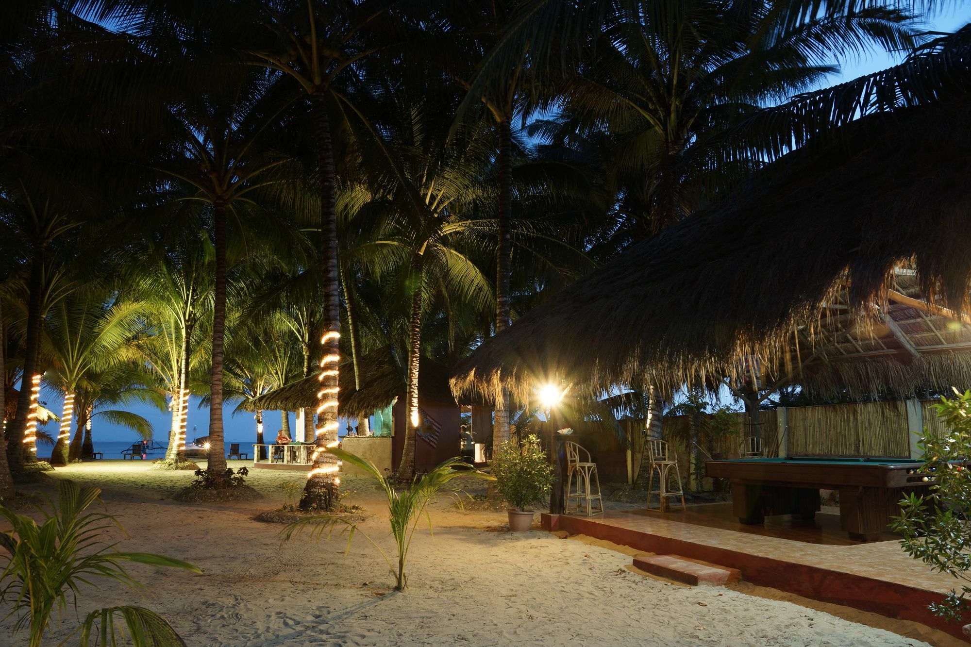 Cooper'S Beach Resort Lucbuan Esterno foto
